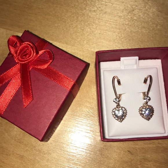 NEW with box! CZ Dangle Heart Earrings - Picture 1 of 2